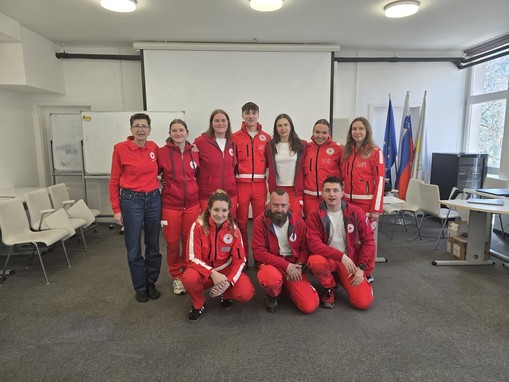 Ekipa OZRK Krško z generalno sekretarko RKS